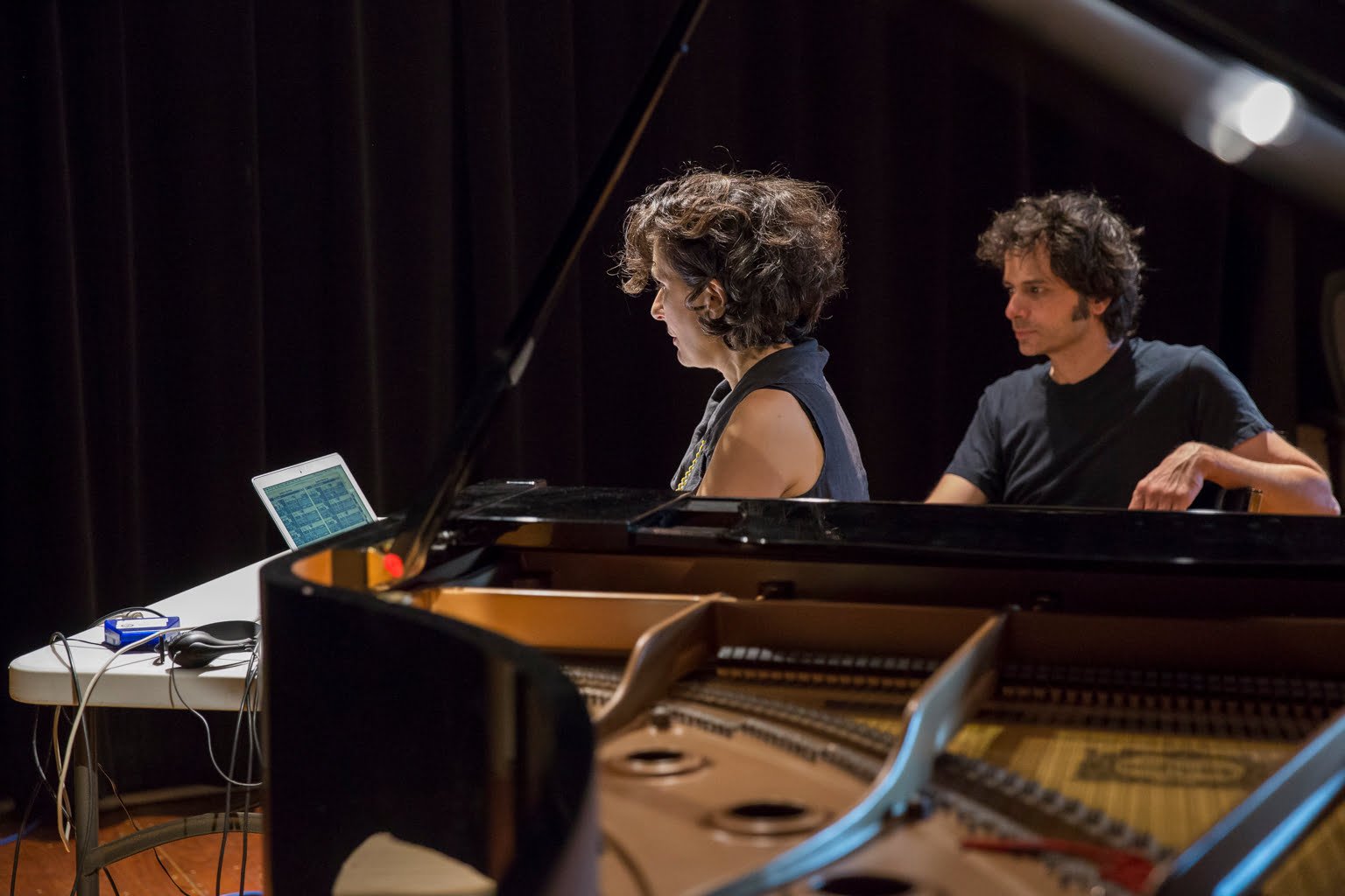 Read more about the article Duo pour solo de piano, Eve Egoyan